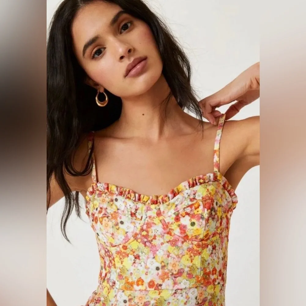 AQUA Ditsy Floral Print Lace Trumpet Midi Dress